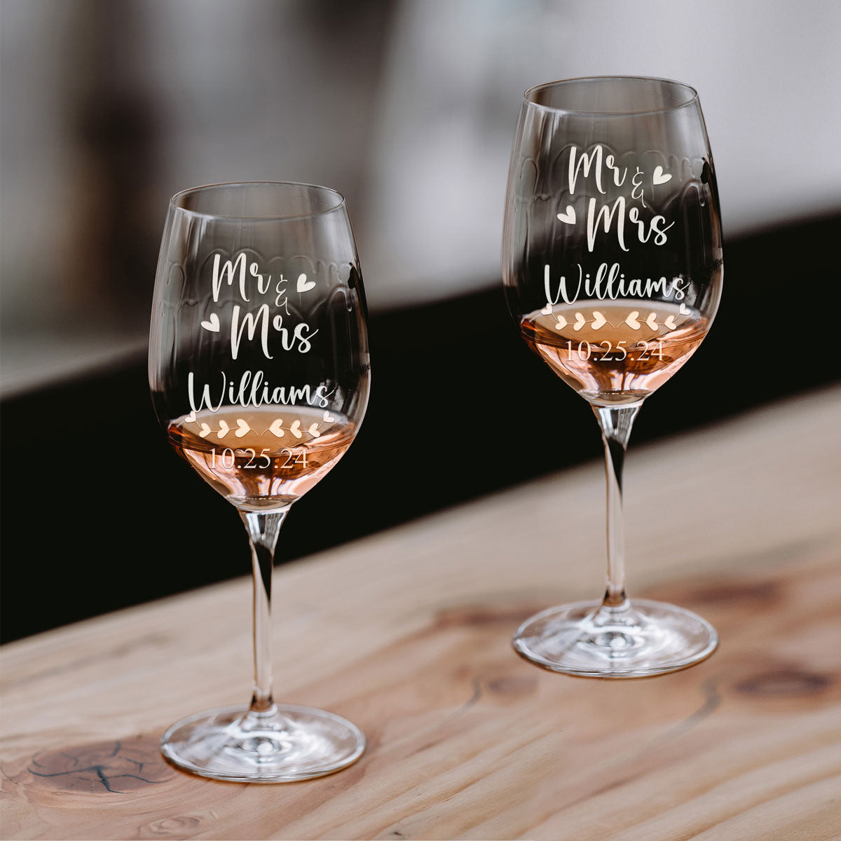 Personalized Wine Glass - "Mr & Mrs"